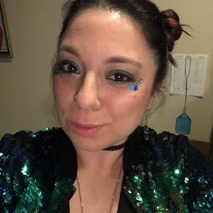 Meet your Posher, Elizabeth